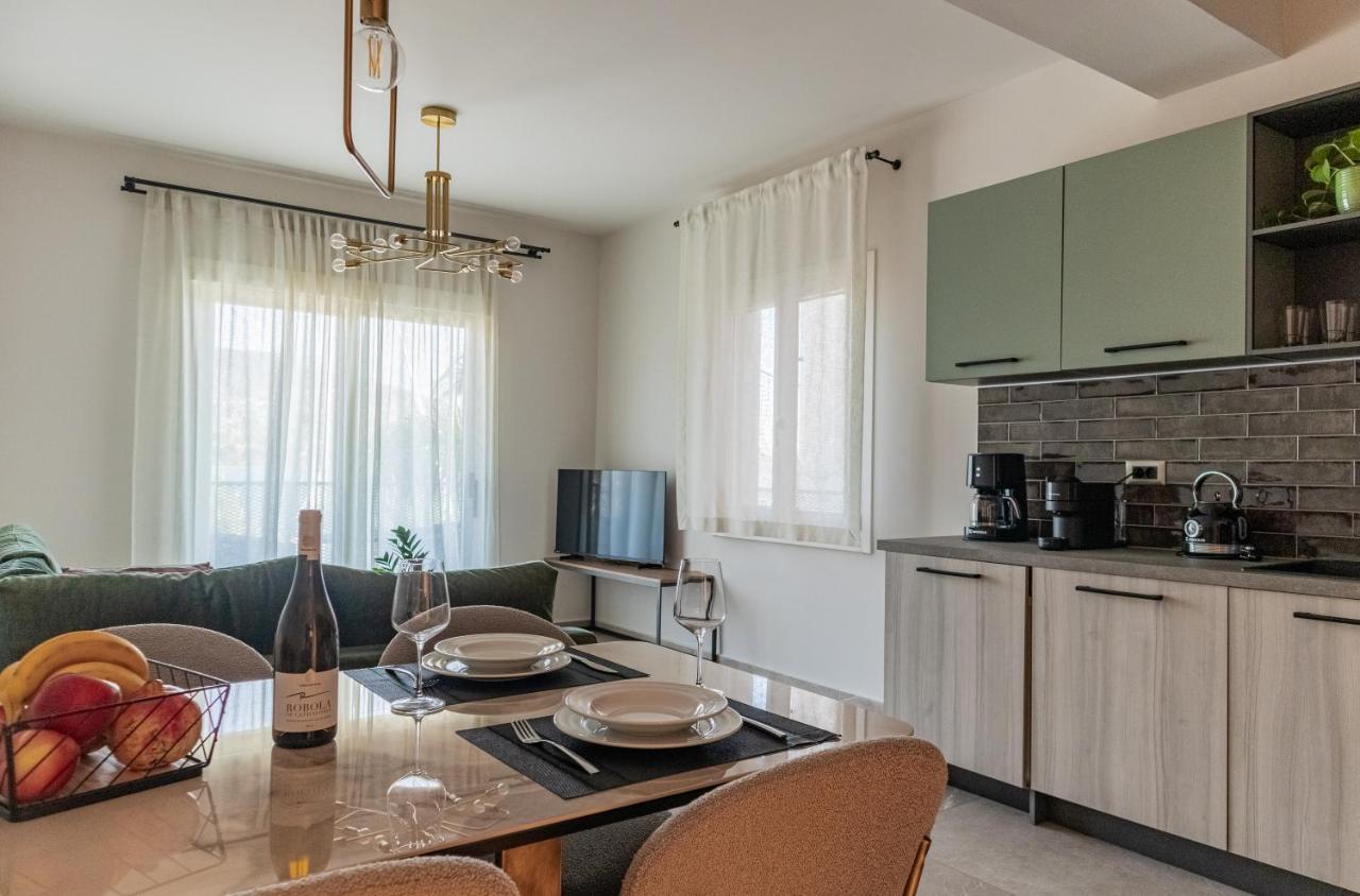 Chelmis Sea Front Apartments - Atlantis 아르고스톨리온 외부 사진