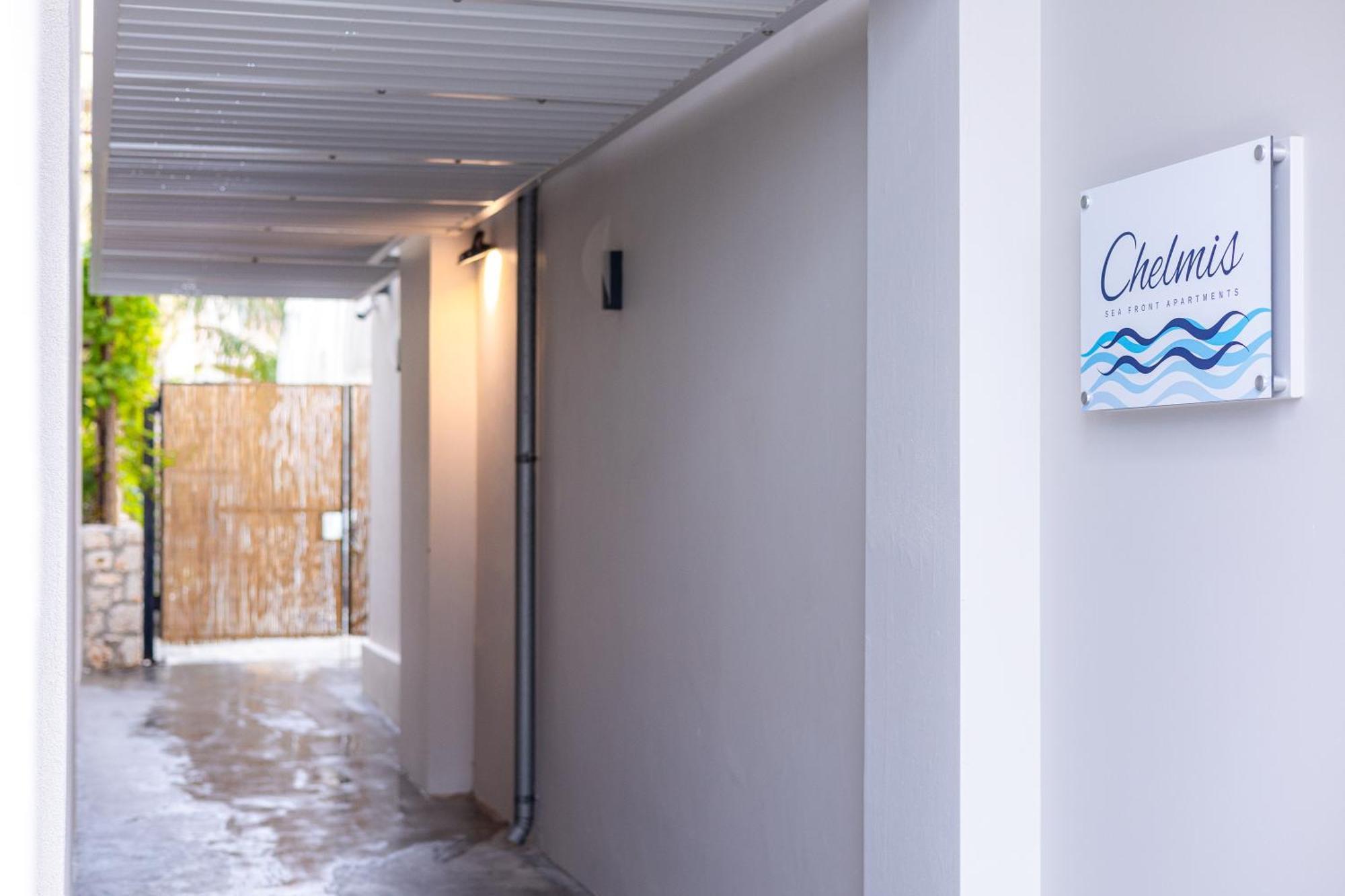 Chelmis Sea Front Apartments - Atlantis 아르고스톨리온 외부 사진